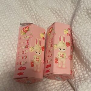 Strawberry Love-Sonny Angel